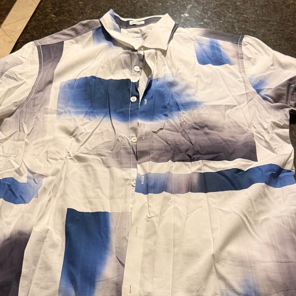 Calvin Klein Men's Abstract Blue and White Shirt
